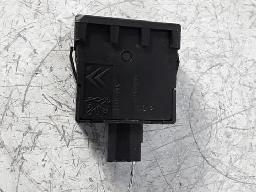 Used Headlight switch Headlight switch CITROËN C3 II (SC_) 1.6 HDi 90 (90 hp) 30021932 30021932
