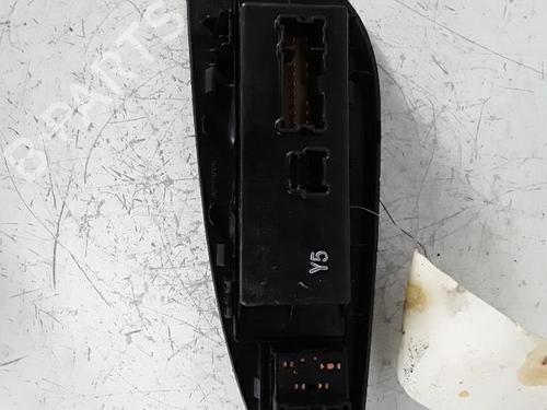 Left front window switch NISSAN PULSAR Hatchback (C13) 1.5 dCi | BP30027172I27 