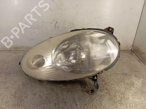 Used Right headlight NISSAN MICRA III (K12) 1.2 16V (80 hp) 30020062