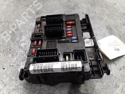 Used Fuse box PEUGEOT 1007 (KM_) 1.4 HDi (68 hp) 30018332