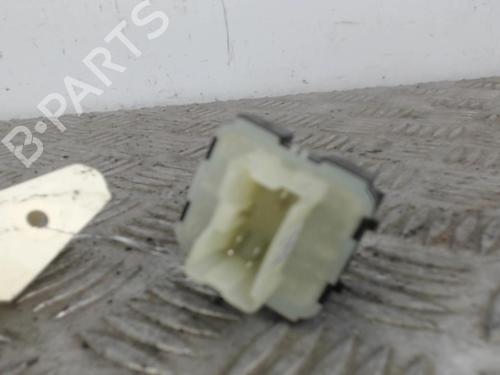 Used Left front window switch RENAULT CLIO IV (BH_) 1.5 dCi 90 (90 hp) 30022557