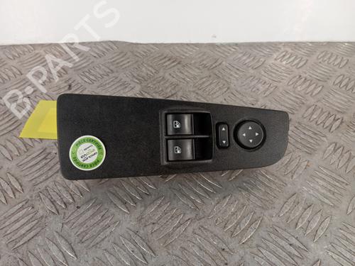 Used Left front window switch FIAT GRANDE PUNTO (199_) 1.2 (65 hp) 32168333