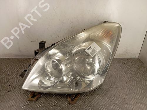 Venstre forlygte TOYOTA COROLLA Verso (ZER_, ZZE12_, R1_) 2.2 D-4D (AUR10_, AUR10R) (177 hp) 31583686