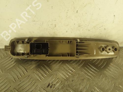Used Right front window switch Right front window switch RENAULT GRAND SCÉNIC III (JZ0/1_) 1.9 dCi (JZ0J, JZ0N, JZ1K, JZ1S) (131 hp) 30011649 30011649
