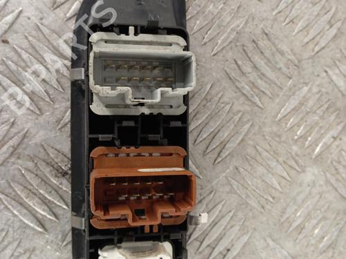 Used Left front window switch Left front window switch RENAULT LAGUNA II Grandtour (KG0/1_) 1.8 16V (117 hp) 31640907 31640907