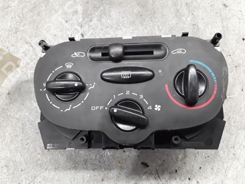 Used Climate control PEUGEOT 206+ (2L_, 2M_) 1.4 HDi eco 70 (68 hp) 30013301