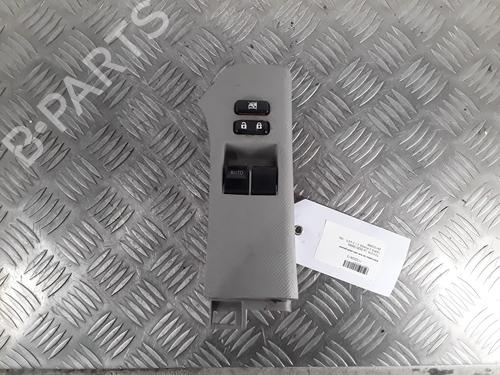 Used Left front window switch TOYOTA YARIS (_P9_) 1.33 VVT-i (NSP90_, NSP90R) (100 hp) 30022832