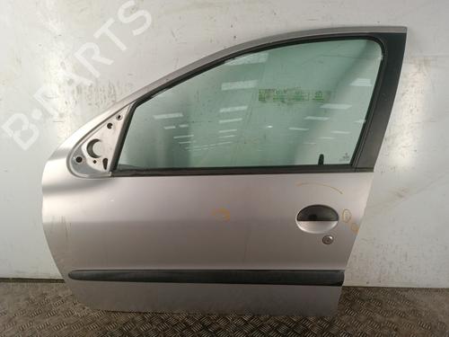 Dør venstre fortil PEUGEOT 206 Hatchback (2A/C) 1.1 i (60 hp) 30019572