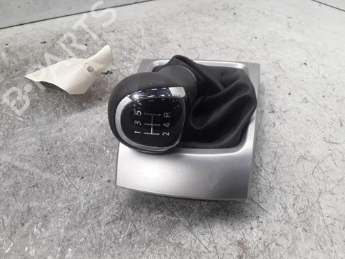 Used Shift knob Shift knob NISSAN MICRA V (K14) 1.5 DCI (90 hp) 30024650 30024650
