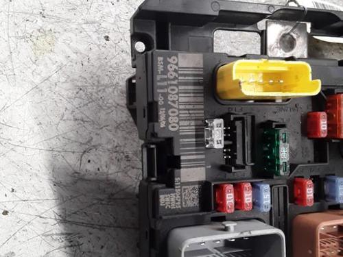 Fuse box PEUGEOT 307 Break (3E) 1.6 HDi 110 | BP30024799E1 - Image 3