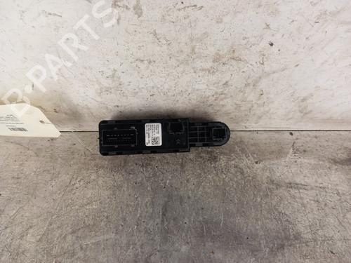 Used Left front window switch Left front window switch CITROËN C5 AIRCROSS (A_) 1.2 PureTech 130 (ARHNSJ) (131 hp) 30014437 30014437