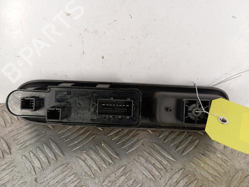 Used Left front window switch Left front window switch PEUGEOT 3008 I MPV (0U_) 1.6 HDi (112 hp) 33723263 33723263