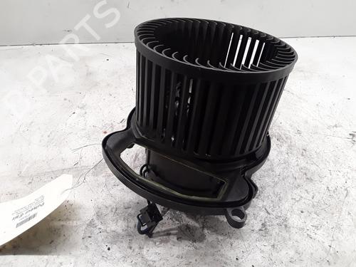 Moteur de chauffage RENAULT MEGANE IV Hatchback (B9A/M/N_) 1.5 dCi 110 (B9A3) (110 hp) 30020829