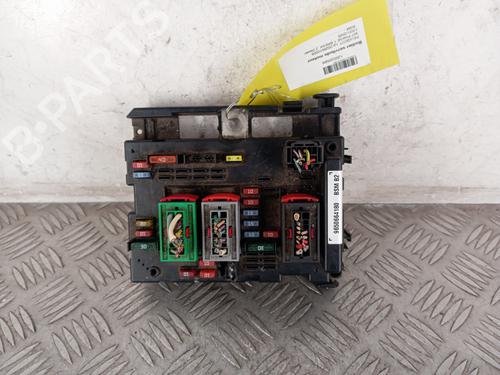 Used Fuse box Fuse box PEUGEOT 307 Break (3E) 2.0 HDI 110 (107 hp) 31993237 31993237