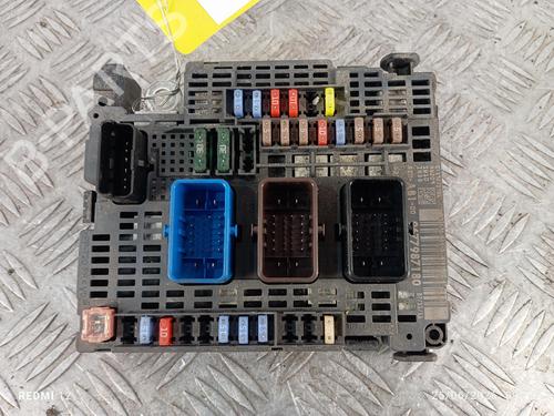 Used Fuse box Fuse box 36871881 36871881