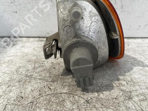 Używane Kierunkowskaz przedni prawy VW CADDY II Box Body/MPV (9K9A) 1.9 TDI (90 hp) 30021396