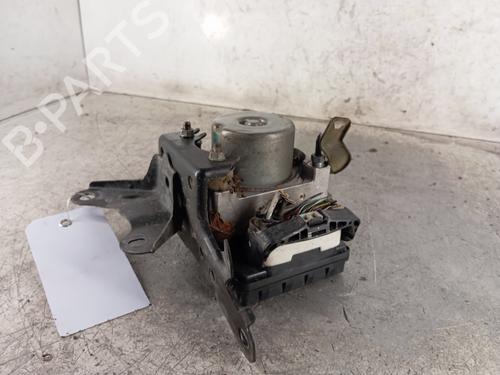 Used ABS pump ABS pump TOYOTA YARIS (_P1_) 1.4 D-4D (NLP10_, NLP10R) (75 hp) 30014700 30014700
