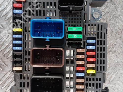 Used Fuse box Fuse box PEUGEOT 308 SW II (LC_, LJ_, LR_, LX_, L4_) 2.0 BlueHDi 150 (150 hp) 33693502 33693502