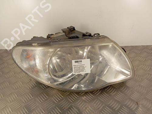 Used Right headlight CHRYSLER VOYAGER IV (RG, RS) 2.5 CRD (141 hp) 30023389