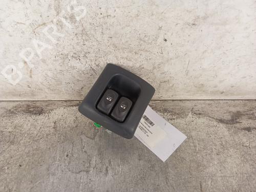 Used Right rear window switch RENAULT MEGANE I (BA0/1_) 1.6 16V (BA04, BA0B, BA11, BA1J, BA16, BA19, BA1K, BA1V,... (107 hp) 30023693