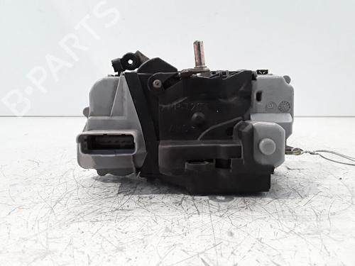 Used Front left lock Front left lock 30016101 30016101