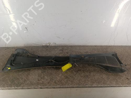 Griglia sotto parabrezza Griglia sotto parabrezza CITROËN C4 CACTUS 1.6 HDi 90 (92 hp) 33692599 33692599