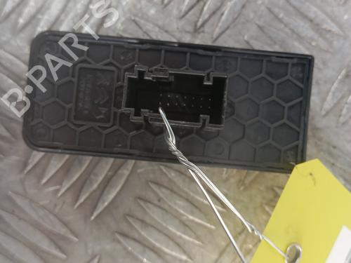 Left front window switch CITROËN C3 III (SX) 1.2 THP 110 (SXHNPS, SXHNZT, SXHNZ6) | BP33828678I27 - Image 2