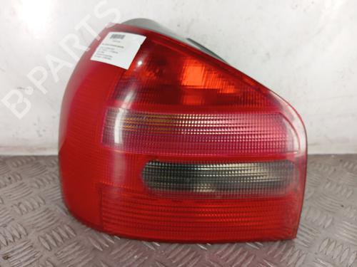 Venstre baglygte AUDI A3 (8L1) 1.6 (101 hp) 31379229