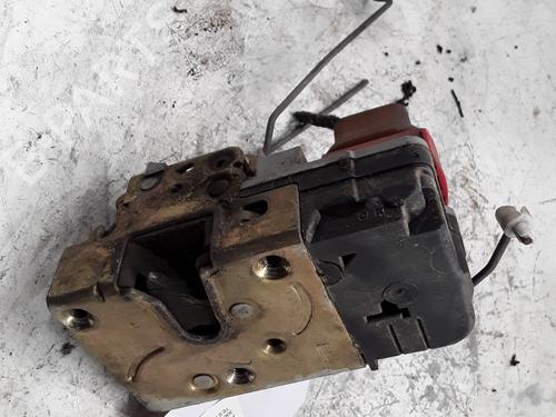 Used Front right lock PEUGEOT 306 Hatchback (7A, 7C, N3, N5) 1.6 (89 hp) 30011024
