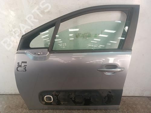 Używane Drzwi przednie lewe Drzwi przednie lewe CITROËN C3 III (SX) 1.2 PureTech 82 (83 hp) 37597677 37597677