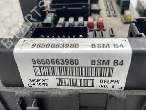 Used Fuse box Fuse box PEUGEOT 307 CC (3B) 2.0 16V (136 hp) 30021195 30021195