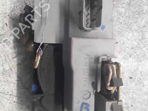 Used Front right lock PEUGEOT 206 Hatchback (2A/C) 1.4 HDi eco 70 (68 hp) 30009395