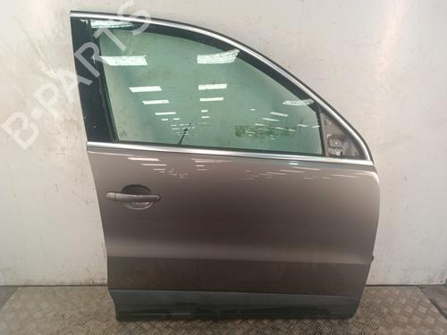 Used Right front door Right front door 37496468 37496468