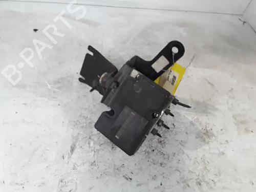 Used ABS pump RENAULT TWINGO II (CN0_) 1.5 dCi (CN0E) (64 hp) 30015533