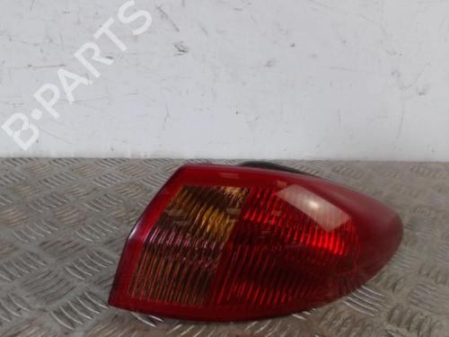 Używane Lampa tylna prawa ALFA ROMEO 147 (937_) 1.9 JTDM 8V (937.AXD1A, 937.AXU1A, 937.BXU1A) (120 hp) 30016859