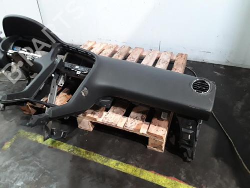 Used Dashboard Dashboard PEUGEOT 5008 (0U_, 0E_) 1.6 16V (120 hp) 30024925 30024925