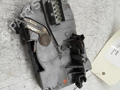 Używane Zamek drzwi przednich prawych PEUGEOT 206 Hatchback (2A/C) 1.6 i (89 hp) 30015610