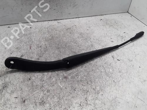 Used Front windshield wiper arm MERCEDES-BENZ GLA-CLASS (X156) GLA 200 CDI / d (156.908) (136 hp) 30024719