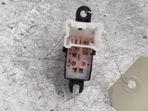 Used Right rear window switch NISSAN MICRA V (K14) 1.5 DCI (90 hp) 30024637