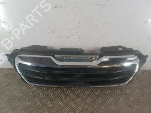 Used Grille Grille 37634260 37634260