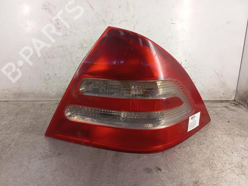 Feu arrière gauche MERCEDES-BENZ C-CLASS (W203) C 220 CDI (203.006) (136 hp) 30017013