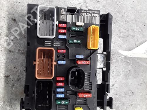 Used Fuse box Fuse box 30015033 30015033