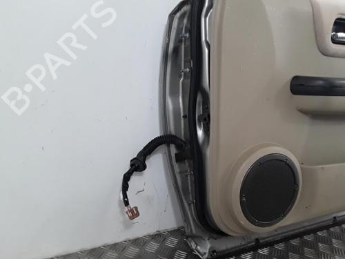 Used Right front door NISSAN X-TRAIL I (T30) 2.2 Di 4x4 (114 hp) 30021276