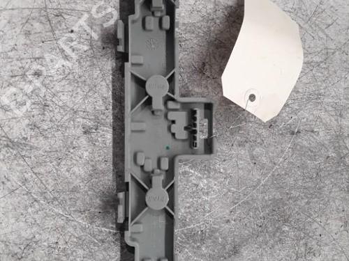 Used Lamp holder OPEL ZAFIRA / ZAFIRA FAMILY B (A05) 1.9 CDTI (M75) (100 hp) 30024694