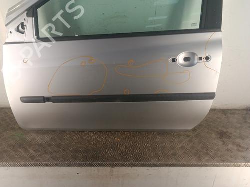 Używane Drzwi przednie lewe RENAULT CLIO III (BR0/1, CR0/1) 1.2 16V (BR02, BR0J, BR11, CR02, CR0J, CR11) (75 hp) 30014205