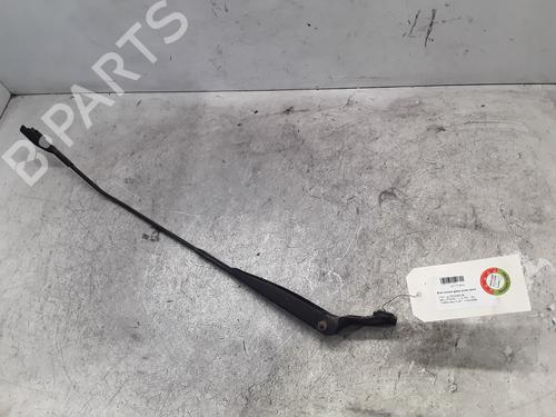 Used Front windshield wiper arm FIAT 500 (312_) 1.3 D Multijet (312AXB1A) (75 hp) 30014878