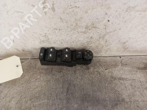 Used Left front window switch CITROËN C5 AIRCROSS (A_) 1.2 PureTech 130 (ARHNSJ) (131 hp) 30014437