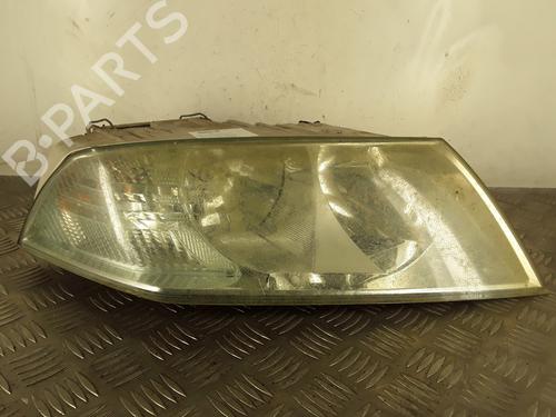 Used Right headlight SKODA OCTAVIA II Combi (1Z5) 2.0 TDI 16V (136 hp) 30022892