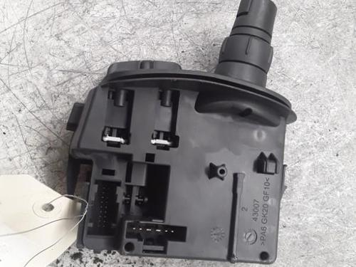 Used Steering column stalk RENAULT CLIO III (BR0/1, CR0/1) 1.5 dCi (C/BR0G, C/BR1G) (68 hp) 30024626