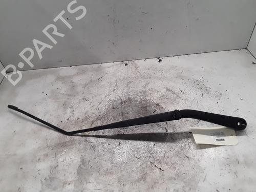 Used Front windshield wiper arm NISSAN JUKE (F15) 1.5 dCi (110 hp) 30026022